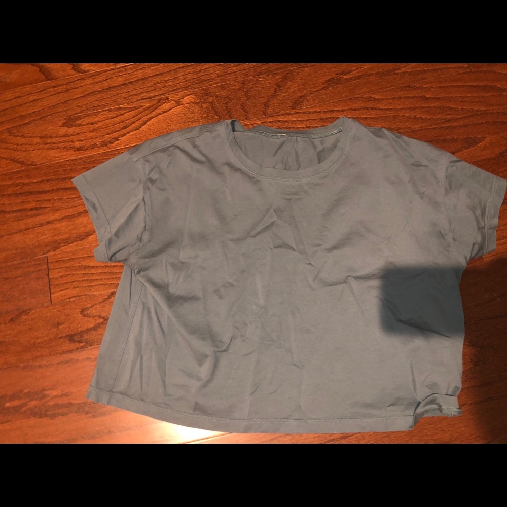 Lululemon crop top